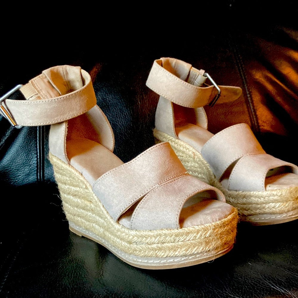 Nude platform heels